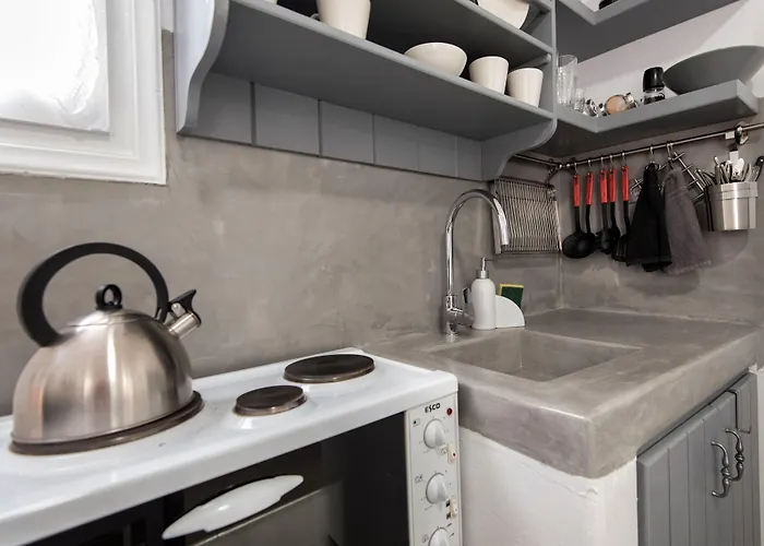 Blue Waves & - To Kyma *